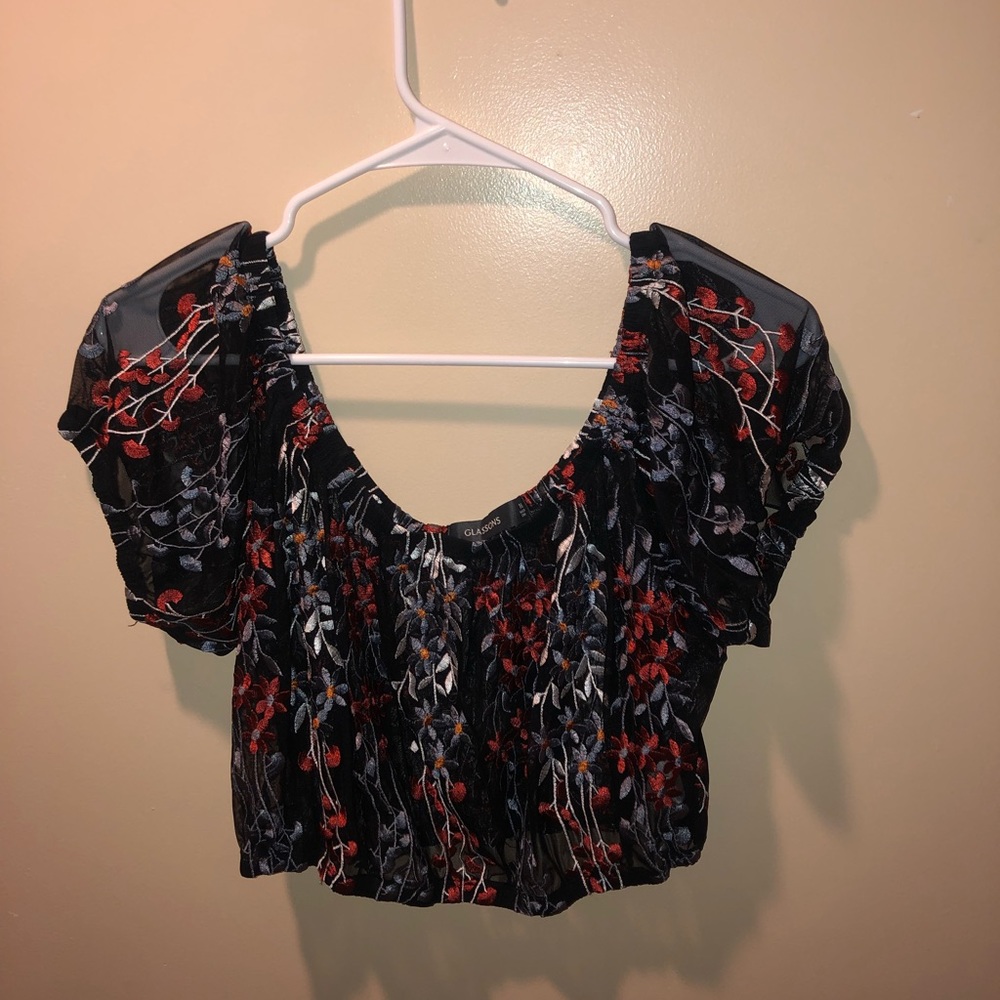 Glassons size 16 crop top